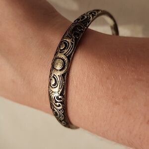 Bangle bracelet adjustable
